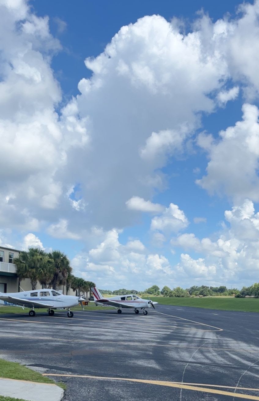 General aviation aircraft at Orlando-Apopka Airport